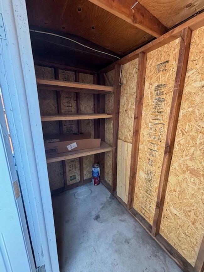 Building Photo - Updated 2 bd/3ba Townhome in Lakewood