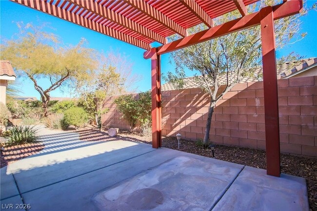 Building Photo - 240 Springtime St