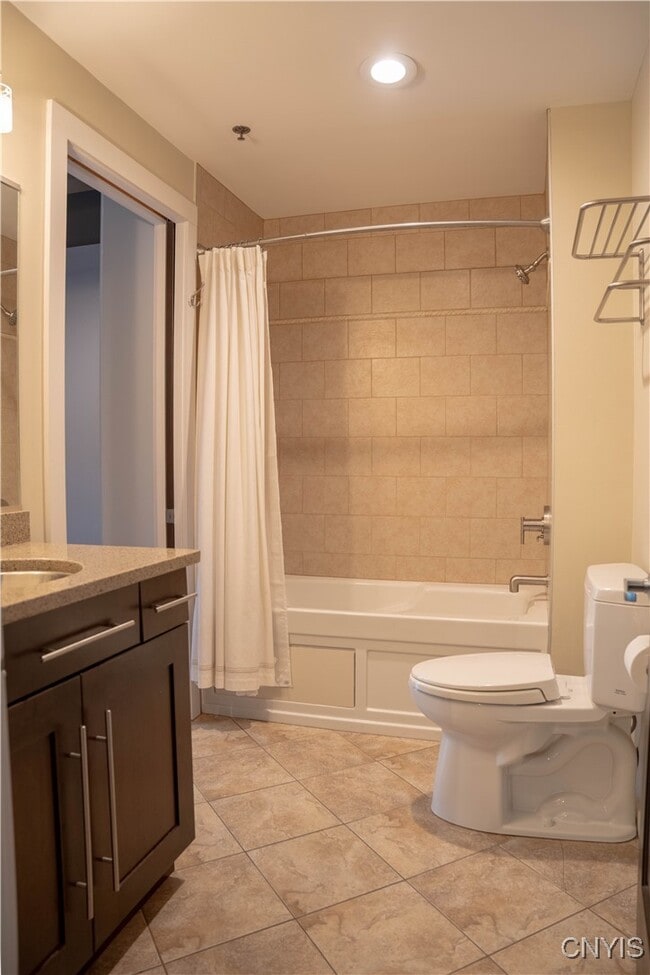 Building Photo - 211 W Jefferson St