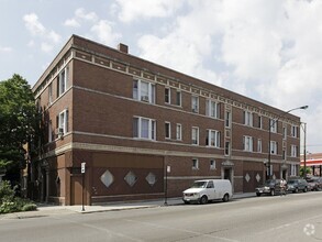 Building Photo - 1945 W Augusta Blvd