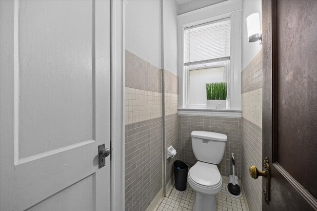 Building Photo - "Charming 3-Bed Duplex with Hardwood Floors & Cozy Fireplace - 6114 Waterman Blvd, St. Louis!" ST...