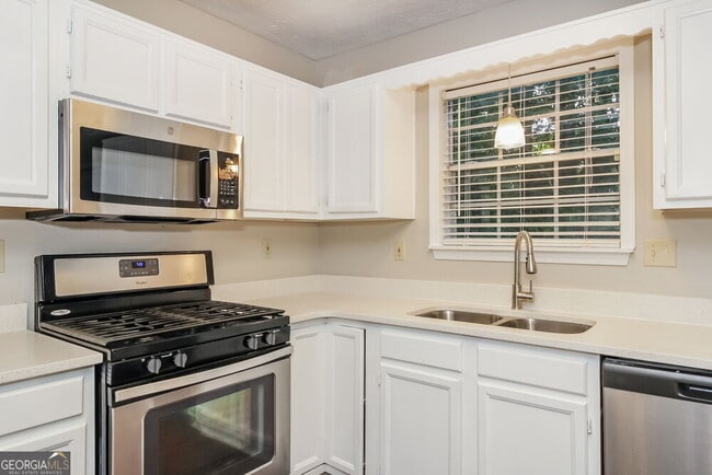 Building Photo - 435 Standing Rock Dr