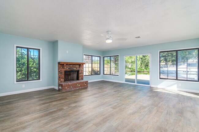 Building Photo - 1 W Point Dr