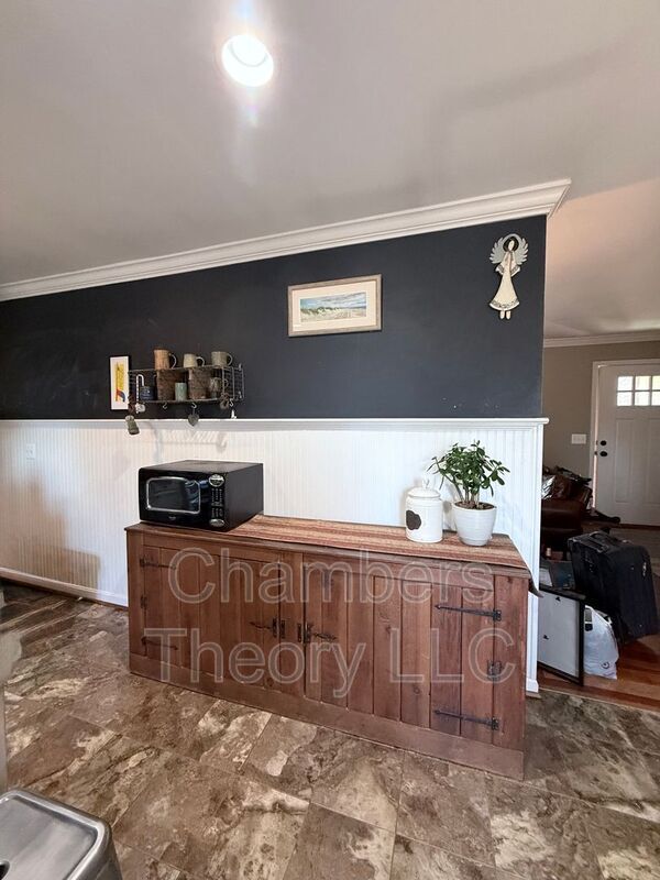 Building Photo - 16 Honeybee Ave