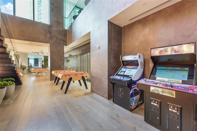 Building Photo - 480 NE 31st St