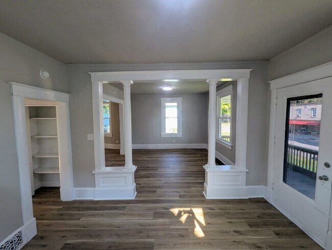 Building Photo - Remodeled 2-Bedroom Home with Main Floor Laundry & Two Car Garage