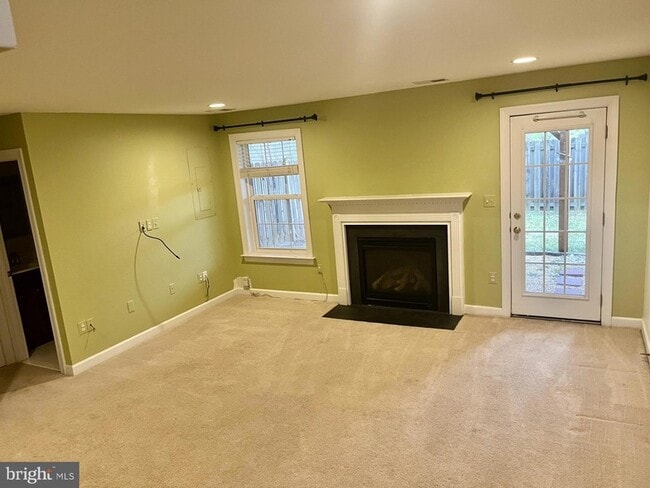 Building Photo - 6003 Popes Creek Pl