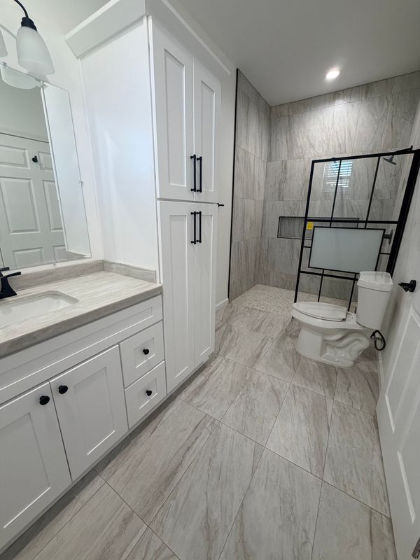 Building Photo - 4033 Linwood Pl