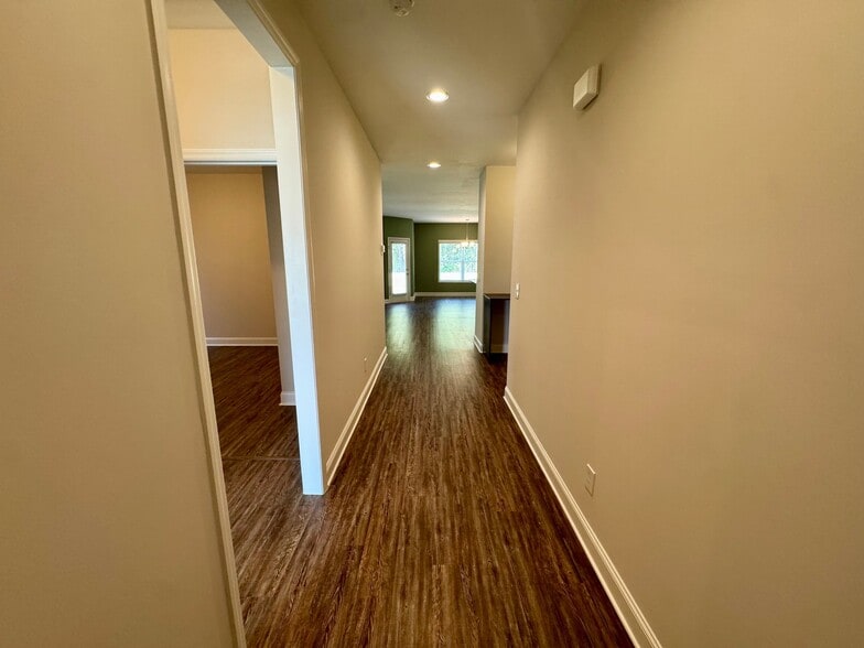 Building Photo - 27244 McKenna Dr