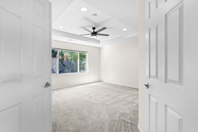 Building Photo - FOR RENT: CORNER LOT, Immaculate, lovely and spacious home - 5 bed, 3 bath + bonus room with 3-ca...