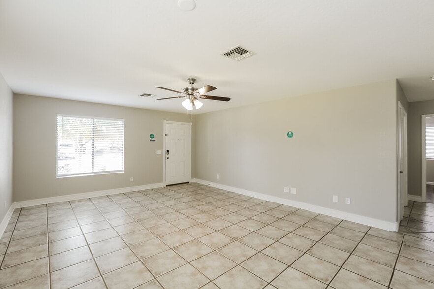 Building Photo - 16140 W Boca Raton Rd