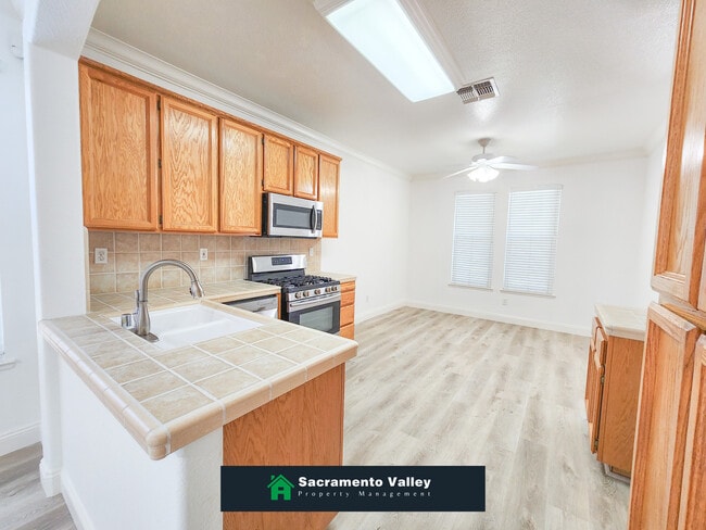 Building Photo - 1901 Yarnell Way