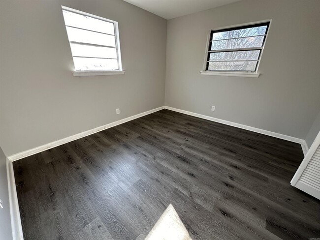 Building Photo - 2901 Bermuda Ln
