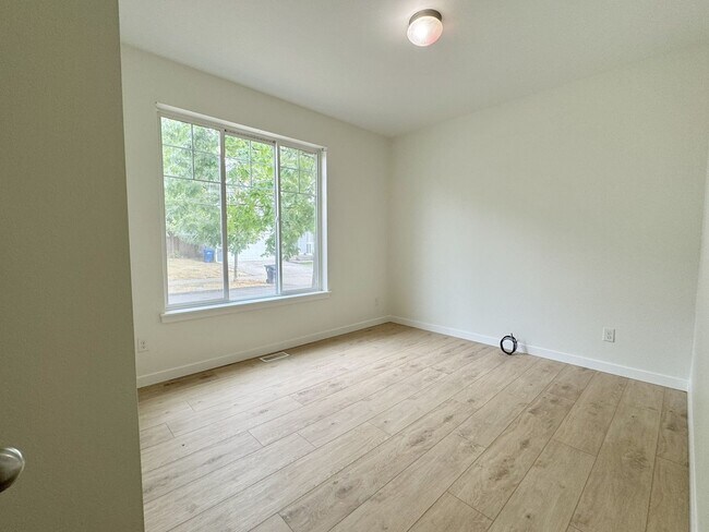 Building Photo - 1729 Cyrene Dr NW