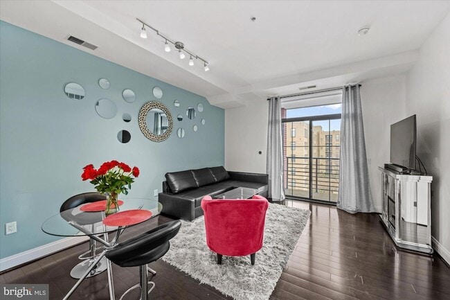 Building Photo - 1111 Oronoco St