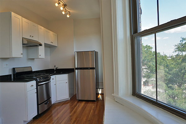 Primary Photo - 120 Willow St