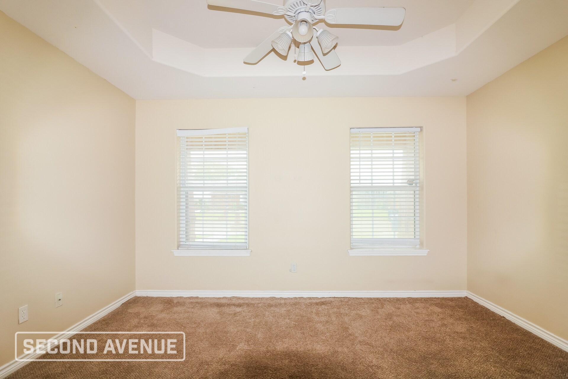 Building Photo - 2422 Luzius Dr