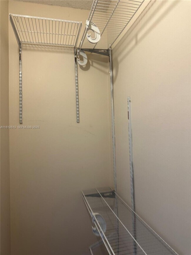 Building Photo - 5840 W Sample Rd