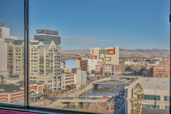 Building Photo - Fully Furnished Downtown Condo