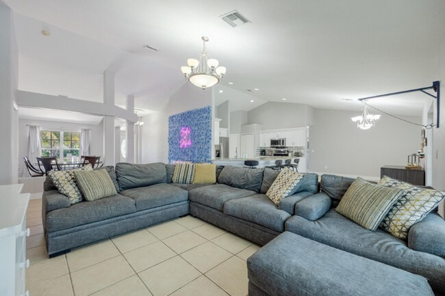 Building Photo - 2211 Surfside Blvd