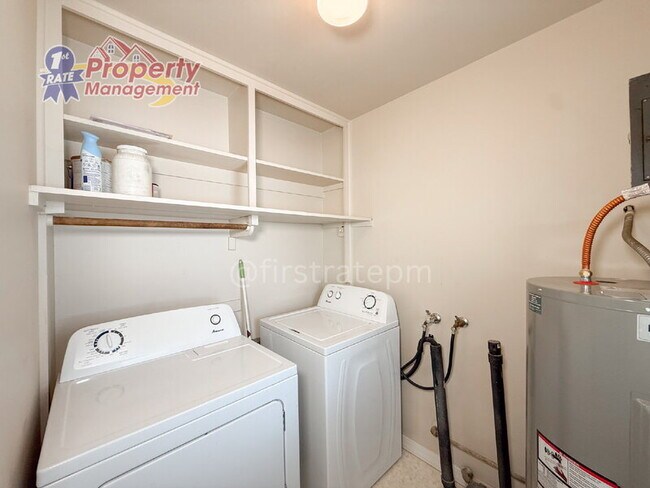 Building Photo - 421 N Archer St