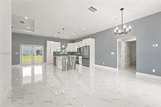 Building Photo - 5203 Birch Dr