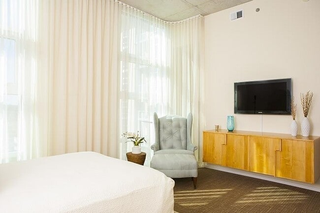 Building Photo - FULLY FURNISHED Condo At Terrazzo In The Gulch