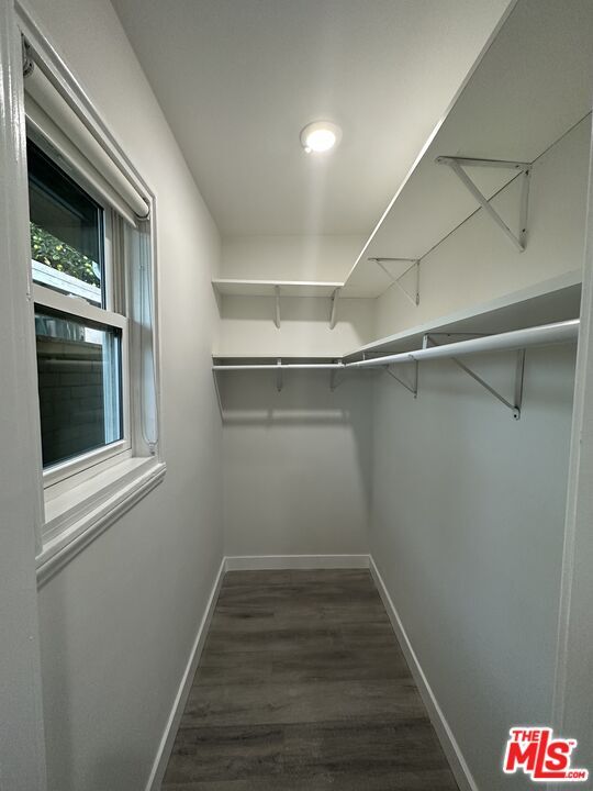 Building Photo - 608 W Hillcrest Blvd