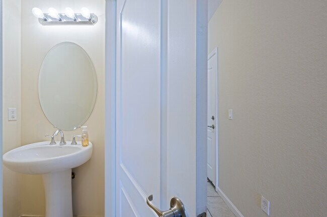 Building Photo - 5817 Monterra Club Dr
