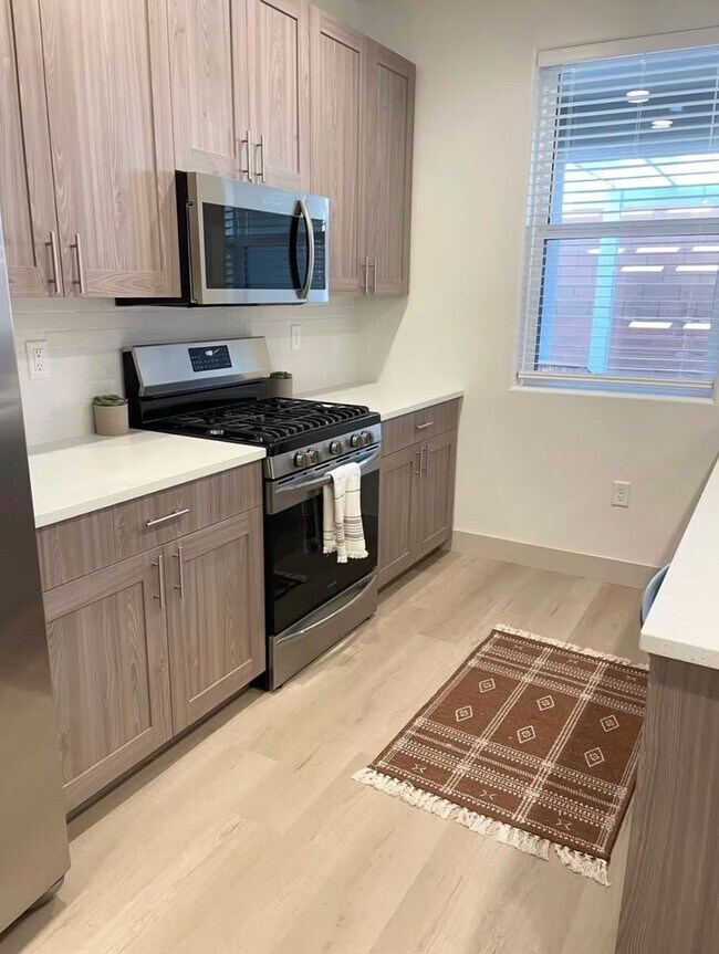 Building Photo - 960 Heritage Dr