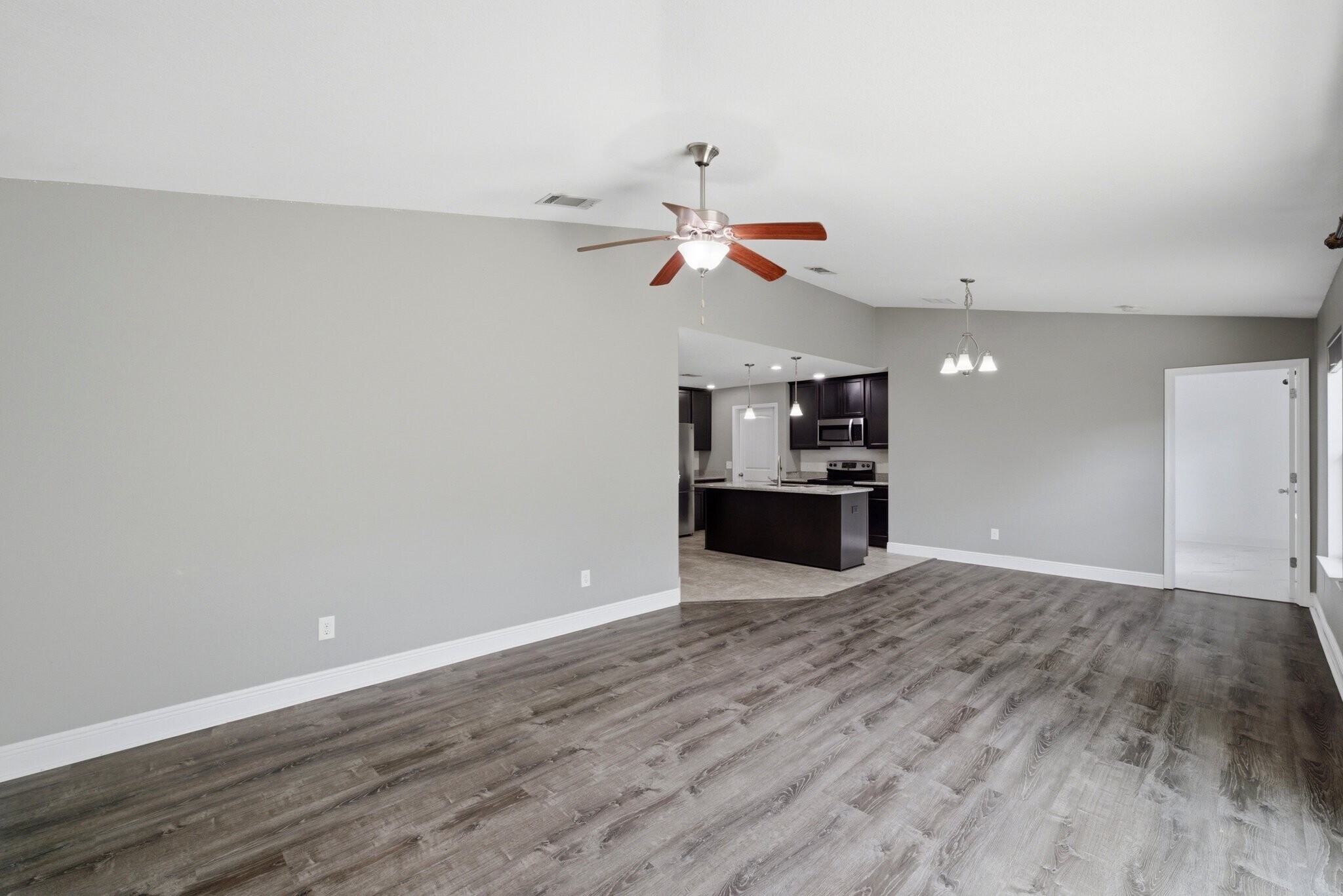 Building Photo - 5604 Shooting Star Ct
