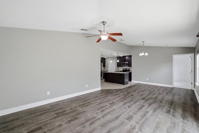 Building Photo - 5604 Shooting Star Ct