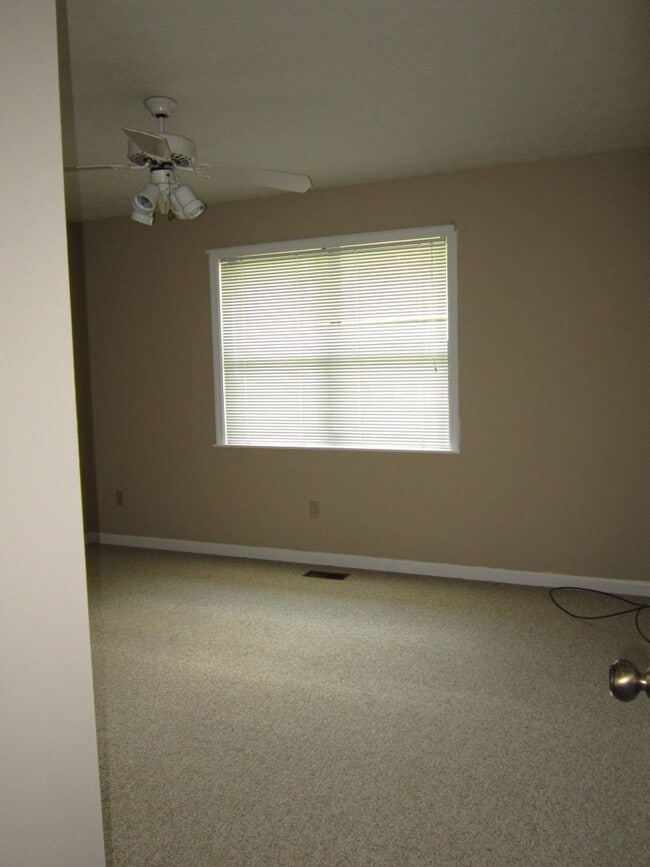 Building Photo - Hampton 1367-1369