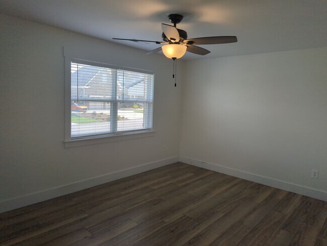 Building Photo - NICE SPACIOUS House in Holly Hills