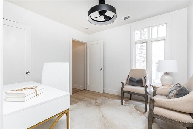 Building Photo - 433 Trabert Ave NW