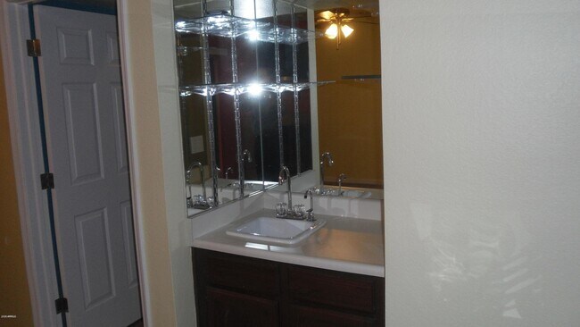 Building Photo - 8651 E Royal Palm Rd