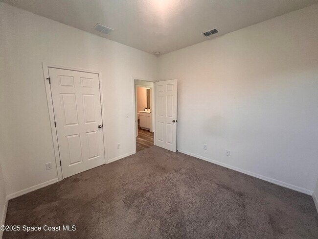 Building Photo - 1031 Grapefruit Rd SE