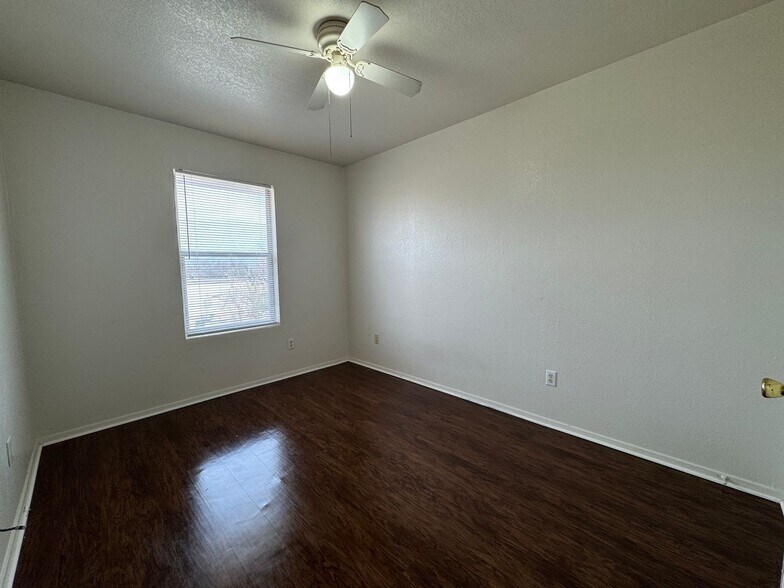 Building Photo - 1709 Kylie Cir