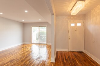 Building Photo - 1903 Country Ln