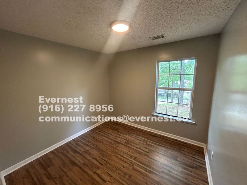 Building Photo - 1612 Deer Springs Rd