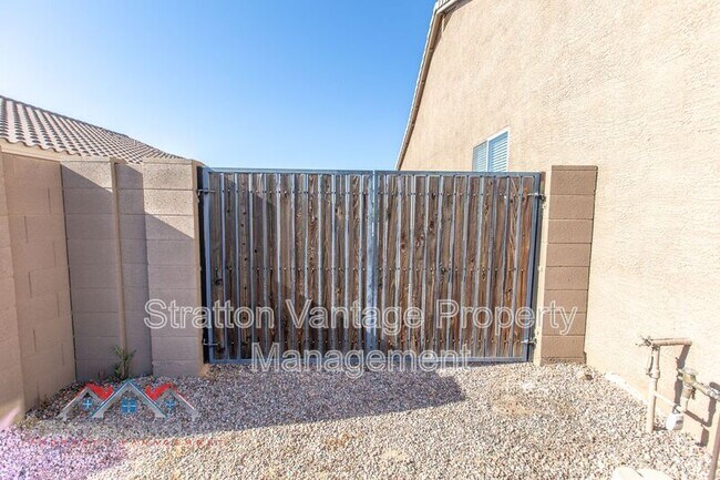 Building Photo - 4710 E Austin Ln