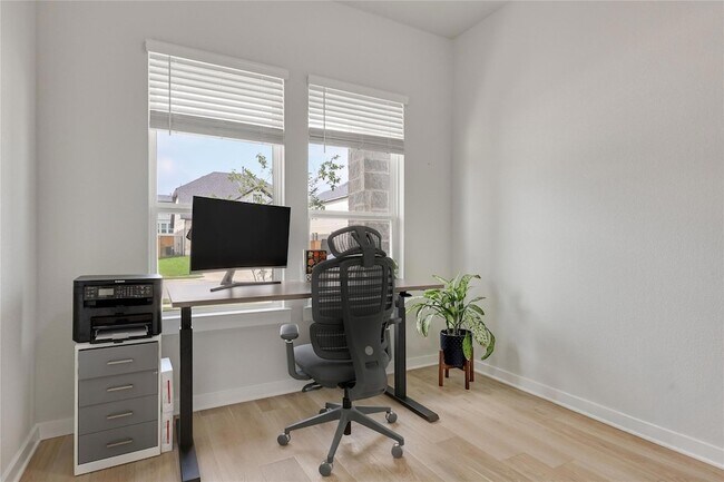 Building Photo - 4902 Seadrift Dr