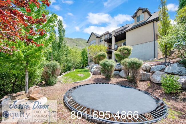 Building Photo - 567 E Greystone Dr