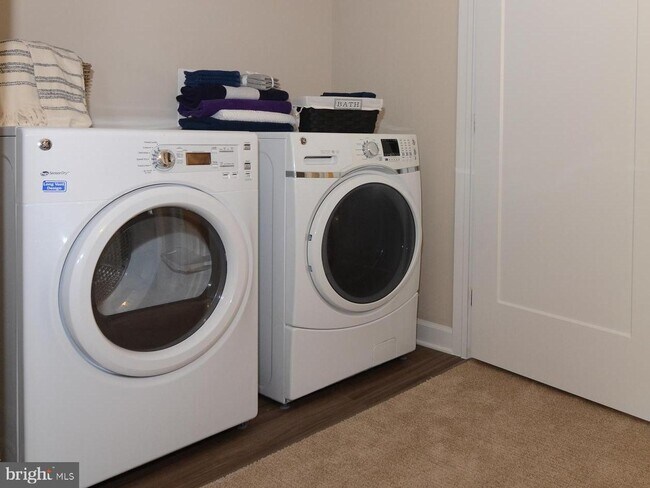 Building Photo - 2222 Colts Neck Rd