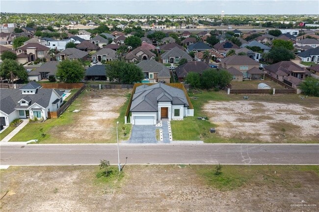 Building Photo - 19 Villa Centenario Dr