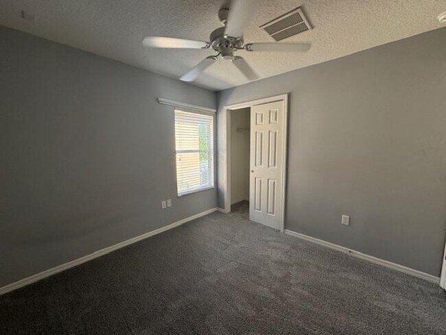 Building Photo - 3 Bedroom 2 1/2 Bathroom Townhome in the Gated community of Compass Bay