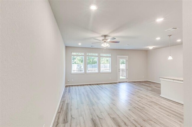 Building Photo - 17200 Crane Fly Dr