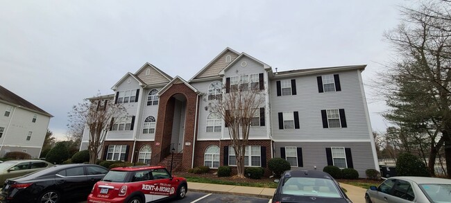 Primary Photo - Apartment Located Close to Battleground Park