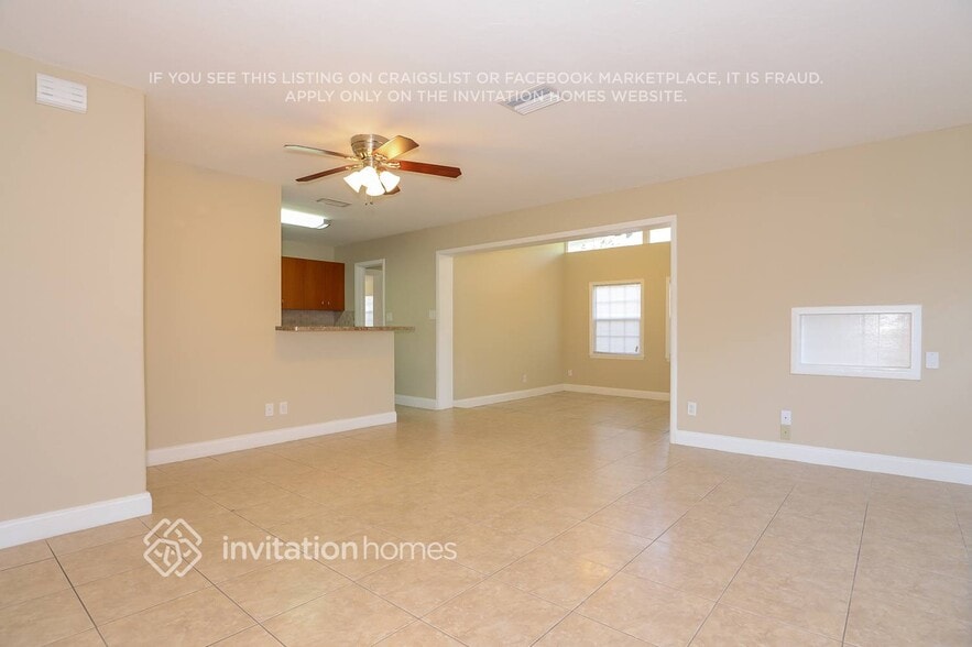 Building Photo - 3701 Schwalbe Dr