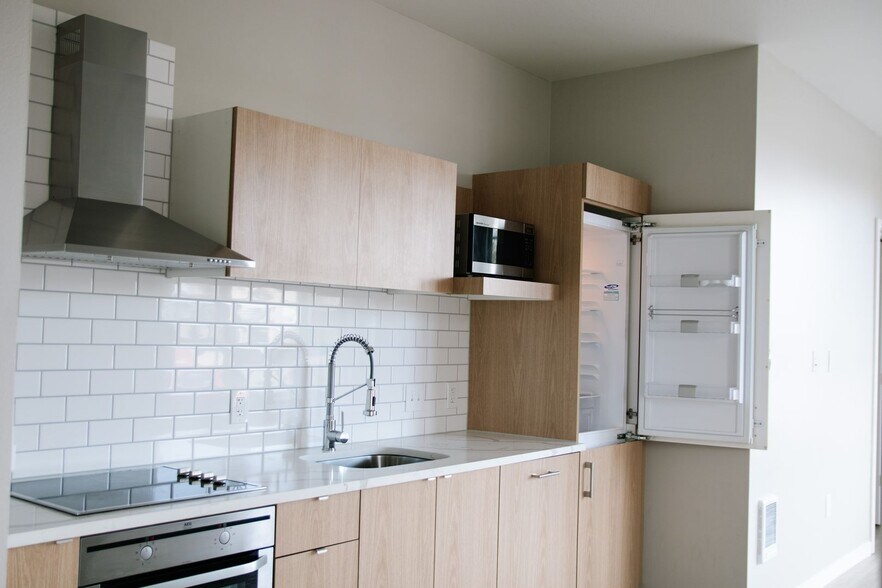 Building Photo - Hawthorne @ Ladd's - 1 & 2 Bedroom Apartme...